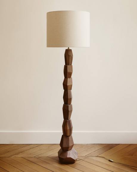 Lampadaire en bois sculpté — Maison Orzac