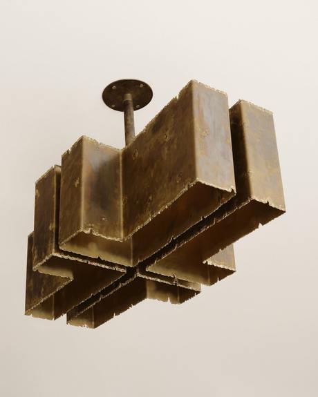 Luminaire en laiton coulé — Maison Orzac